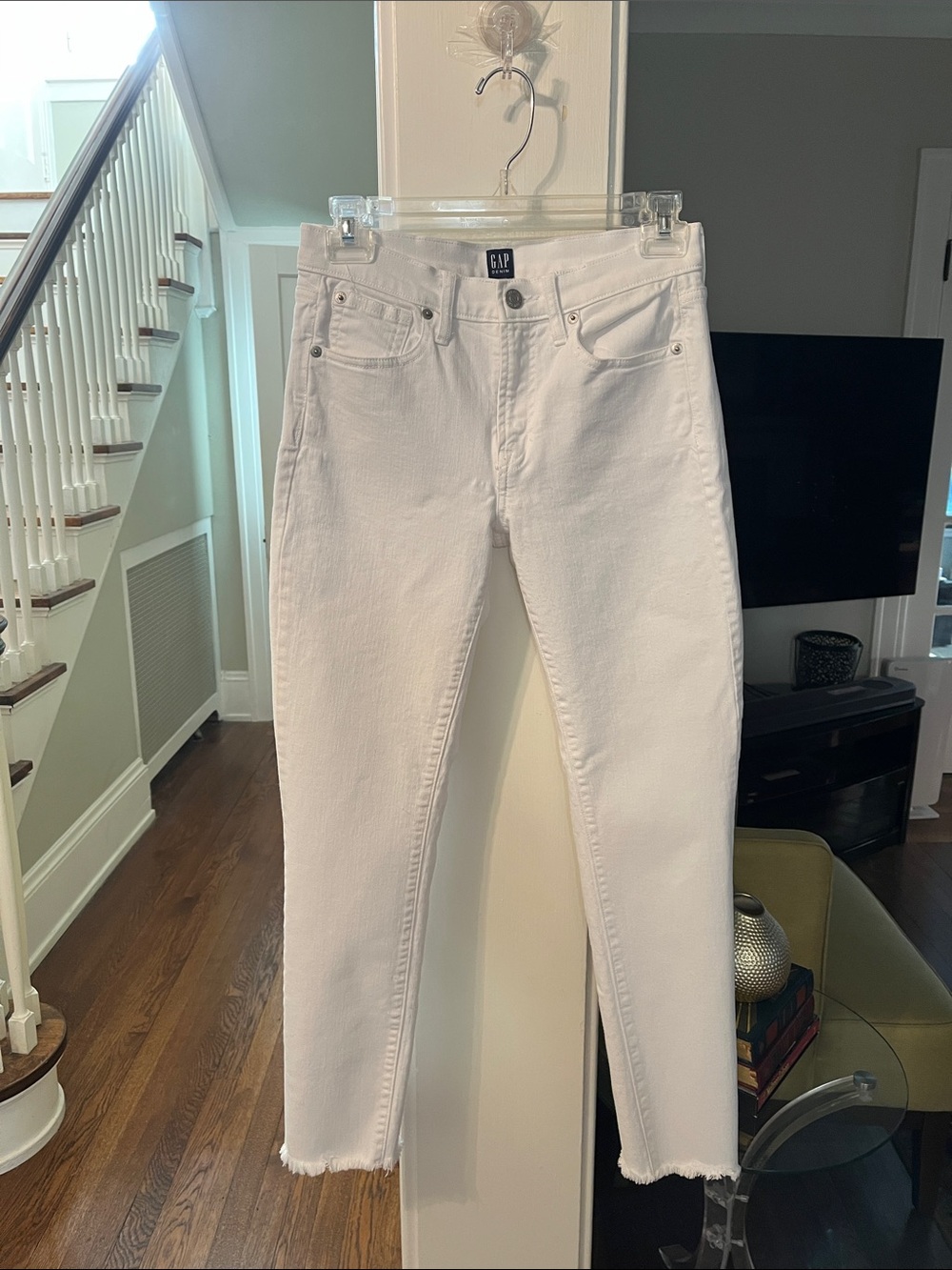 GAP Ladies White Slim Straight Jeans